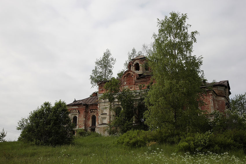 Церковь Казанской иконы Божией Матери, Бакунино (Большесельский район, Ярославская область). фасады