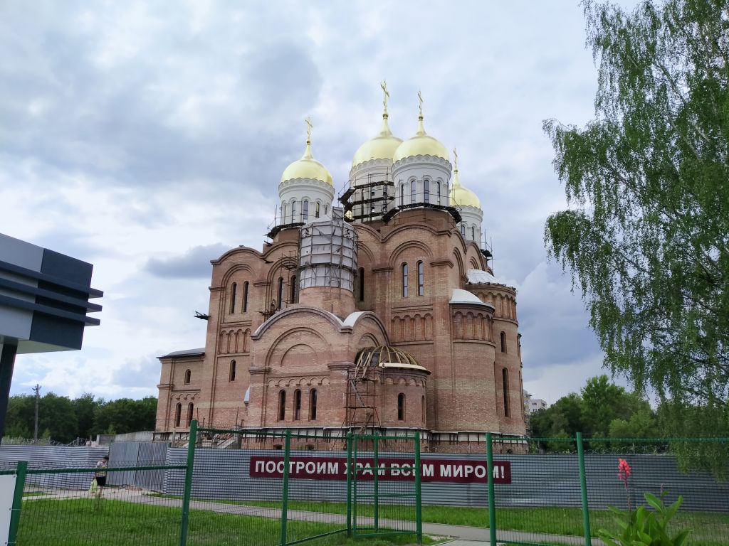 Ярославль. Церковь Тихона, патриарха Всероссийского в Брагине. документальные фотографии