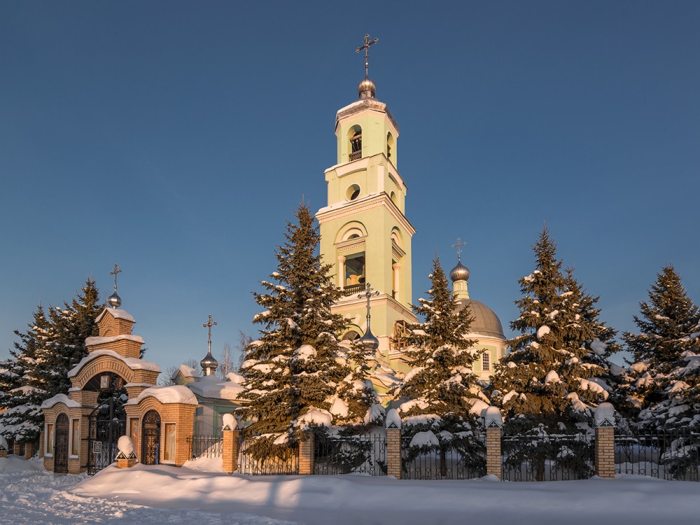 Церковь Троицы Живоначальной, Екатериновка (Безенчукский район, Самарская область). общий вид в ландшафте