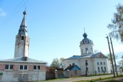 Храмовый комплекс. Церкви Рождества Пресвятой Богородицы и Троицы Живоначальной, Вид с севера: слева - колокольня, справа - храм<br>, Писцово, Комсомольский район, Ивановская область