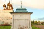 Храмовый комплекс. Церкви Рождества Пресвятой Богородицы и Троицы Живоначальной, Вид с запада, на дальнем плане виден Троицкий собор<br>, Писцово, Комсомольский район, Ивановская область