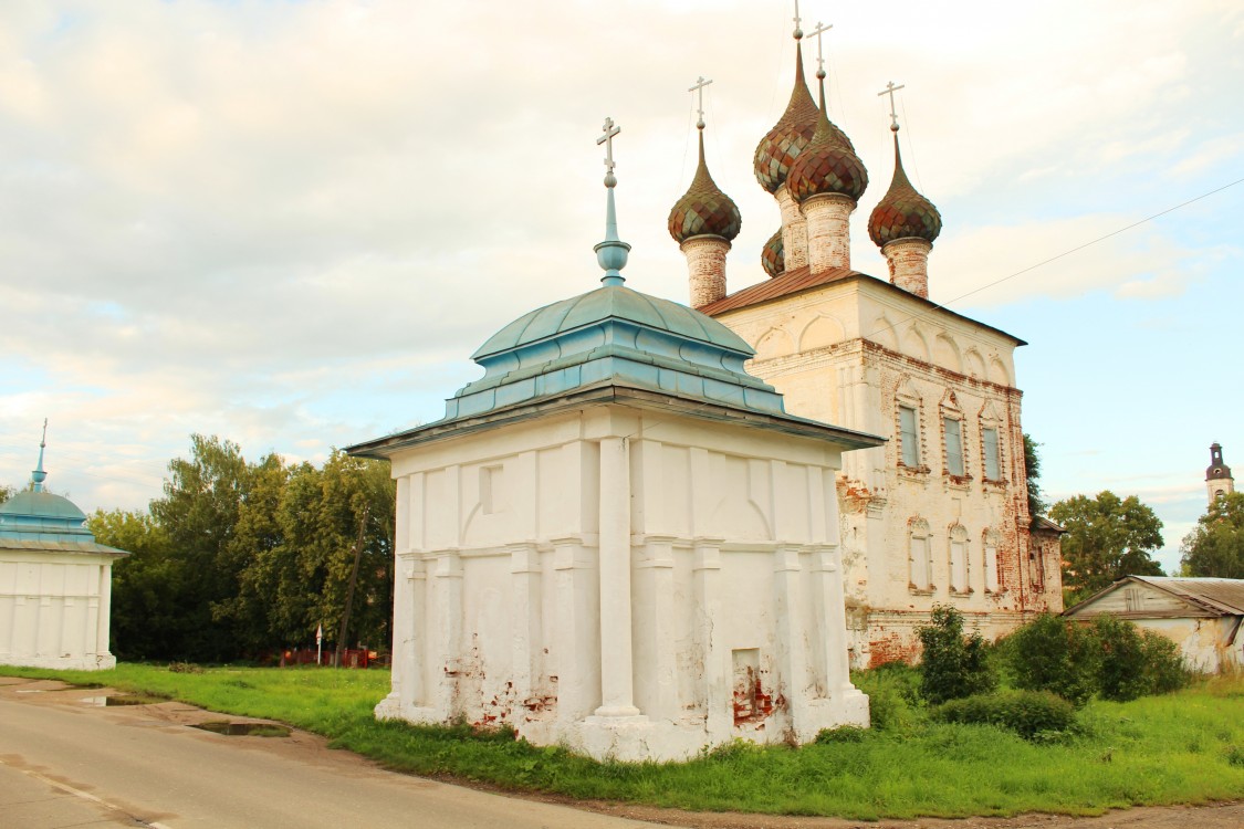 Писцово. Храмовый комплекс. Церкви Рождества Пресвятой Богородицы и Троицы Живоначальной. фасады