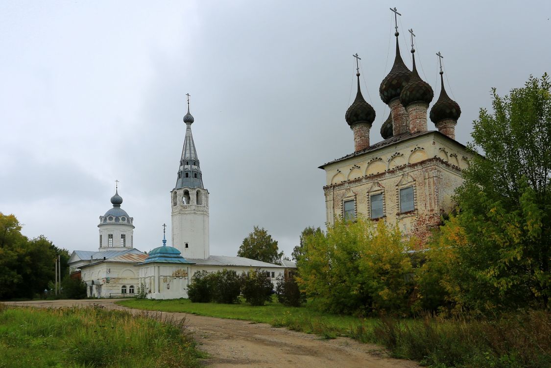 Писцово. Храмовый комплекс. Церкви Рождества Пресвятой Богородицы и Троицы Живоначальной. фасады