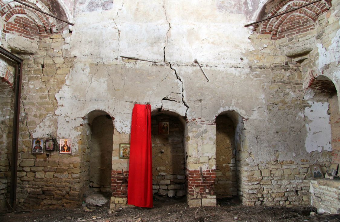 Церковь Троицы Живоначальной, Тормасово (Ефремов, город, Тульская область). интерьер и убранство, интерьер храма (вид в сторону алтаря)