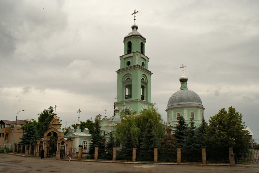 Церковь Троицы Живоначальной, Екатериновка (Безенчукский район, Самарская область). общий вид в ландшафте, Екатериновка. Церковь Троицы Живоначальной
