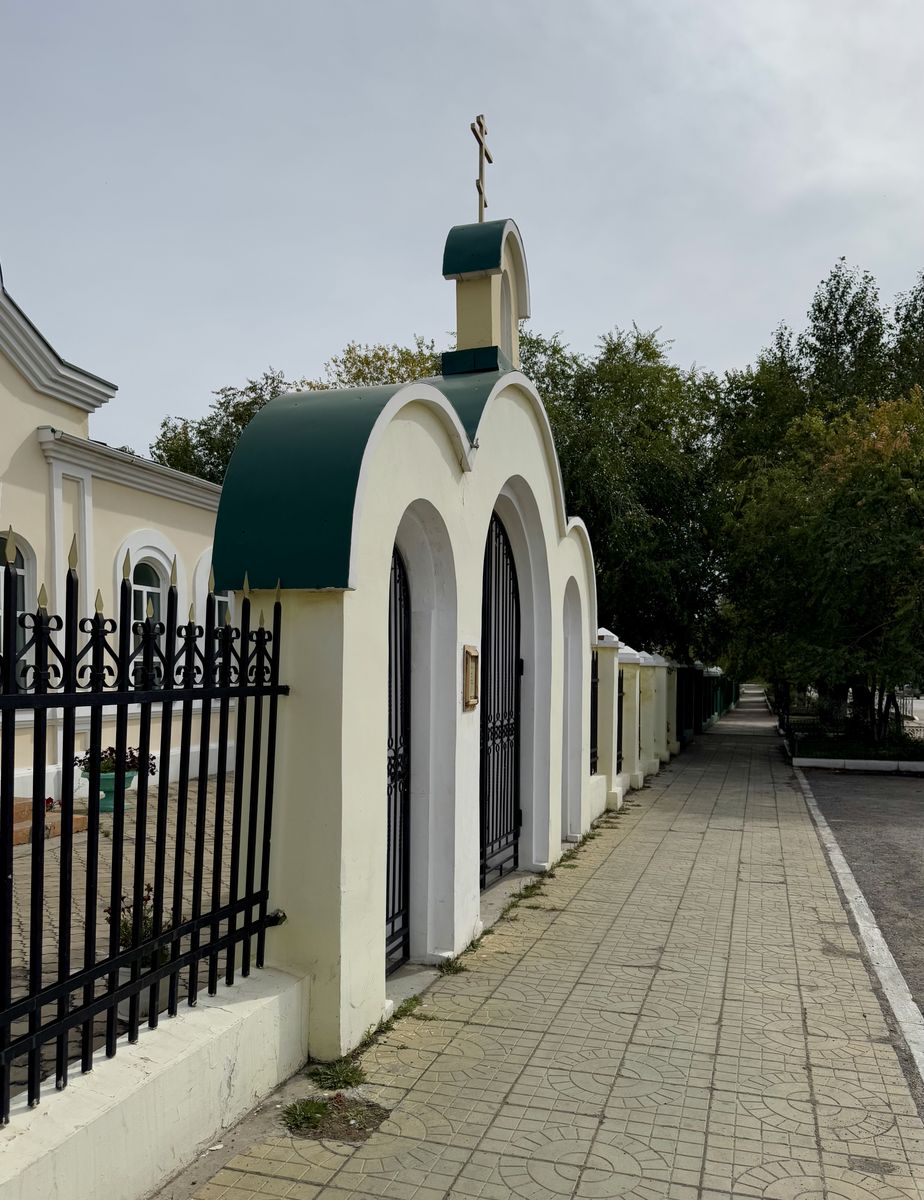 Ворота ограды, дополнительная информация. Церковь Николая Чудотворца, Агинское (Агинский район и п. Агинское, Забайкальский край)