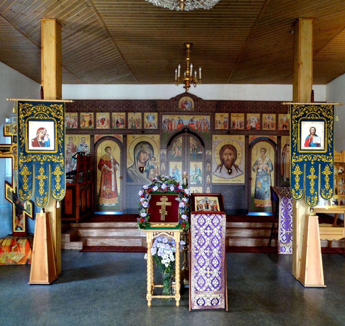 Церковь Казанской иконы Божией Матери, Балаково (Балаковский район, Саратовская область). интерьер и убранство