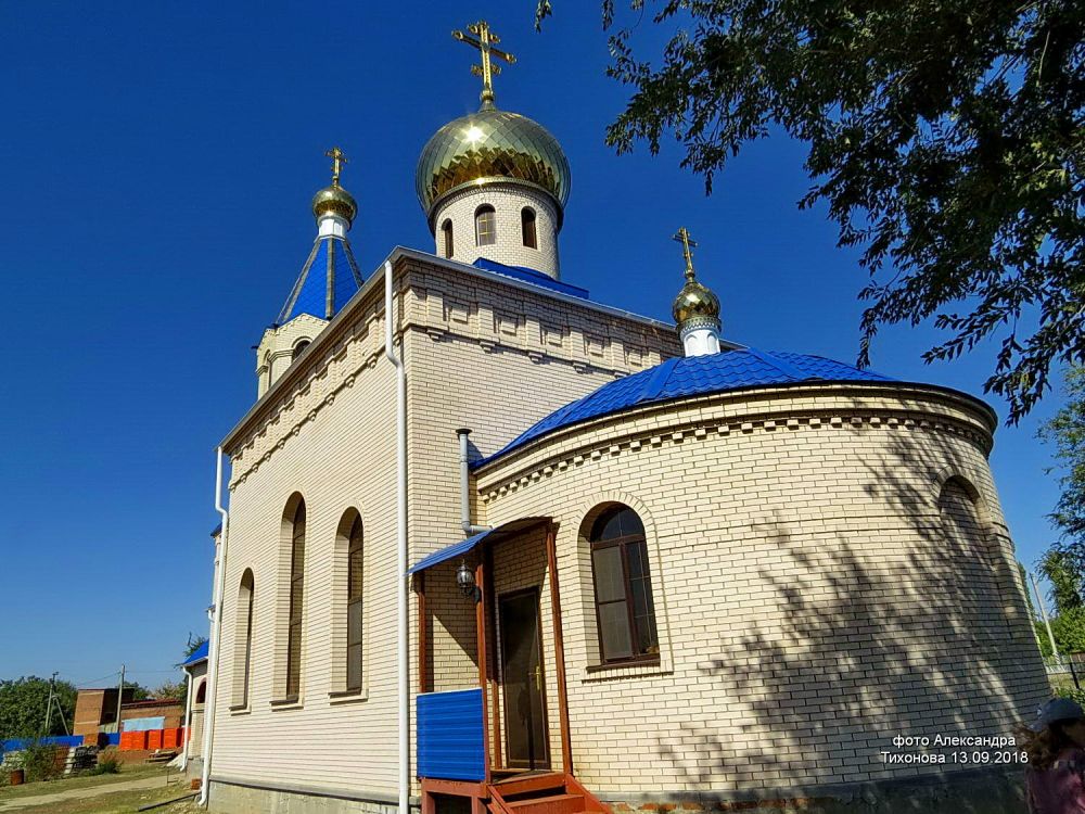 Дубовское. Церковь Владимирской иконы Божией Матери (старая). фасады, Церковь Владимирской иконы Божией Матери (новая)