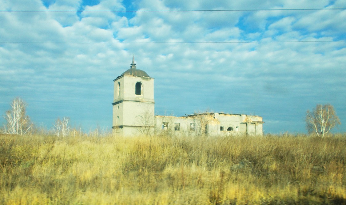 Сюксюм. Церковь Михаила Архангела. общий вид в ландшафте