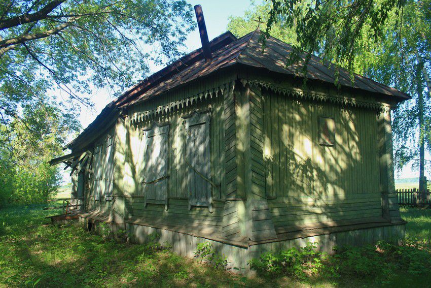 Церковь Михаила Архангела, Бирля (Мелекесский район, Ульяновская область). общий вид в ландшафте, Вид с юго-востока