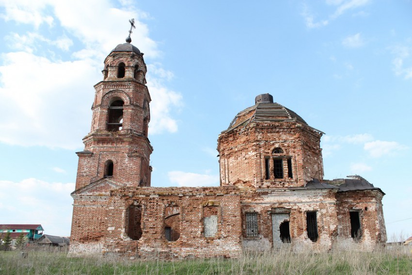 Церковь Казанской иконы Божией Матери, Дмитриево-Помряскино (Старомайнский район, Ульяновская область). фасады, Вид с юга