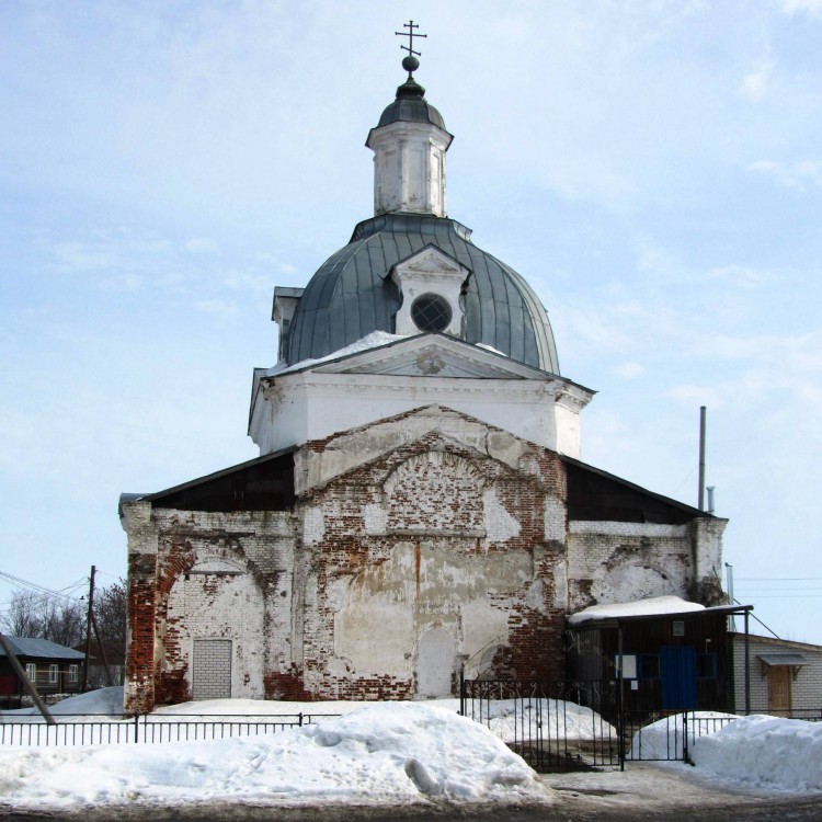 Церковь Владимирской иконы Божией Матери, Криуша (Вознесенский район, Нижегородская область). фасады, вид с северо-запада, следы примыкания разрушенной трапезной к основному объему