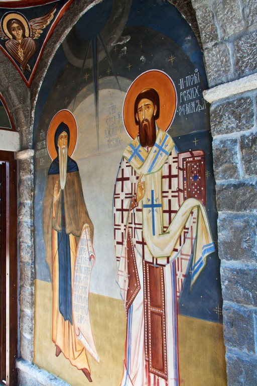 Монастырь Режевичи, Режевичи (Черногория, Прочие страны). архитектурные детали, роспись входа на территорию монастыря
