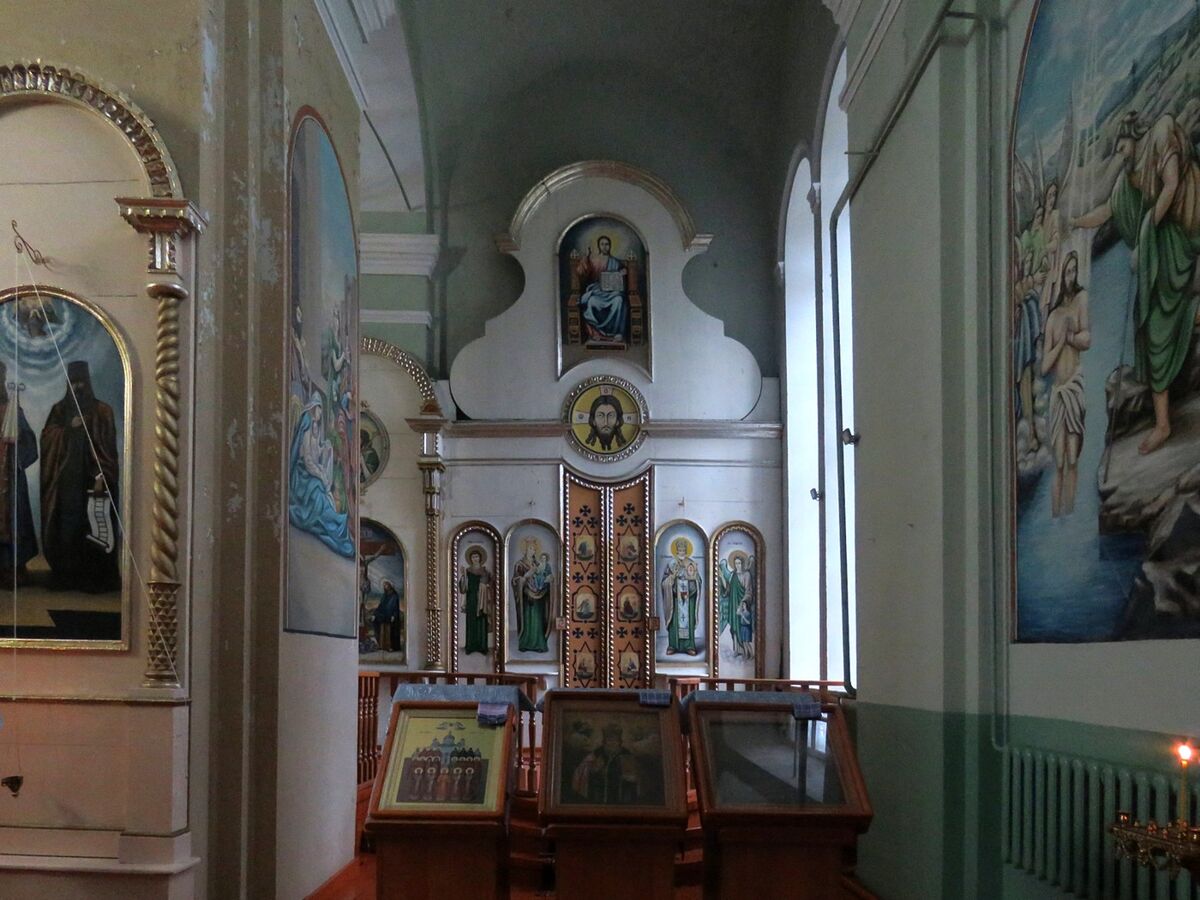 Церковь Боголюбской иконы Божией Матери, Маис (Никольский район, Пензенская область). интерьер и убранство, Придел Николая Чудотворца