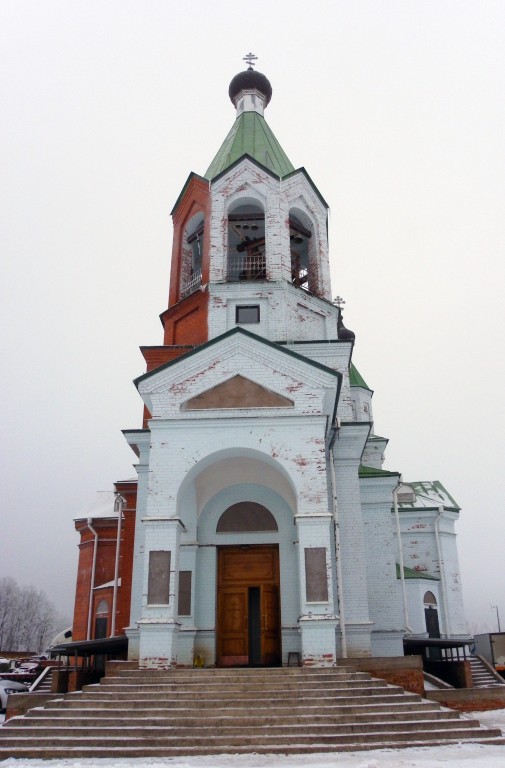 Сланцы. Церковь Серафима Саровского. фасады