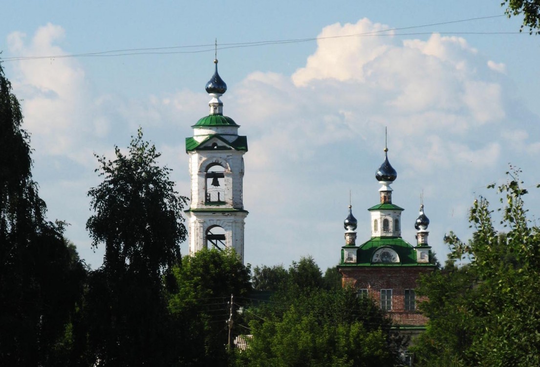 Неволино. Церковь Николая Чудотворца. фасады, Вид церкви с одной из улиц села
