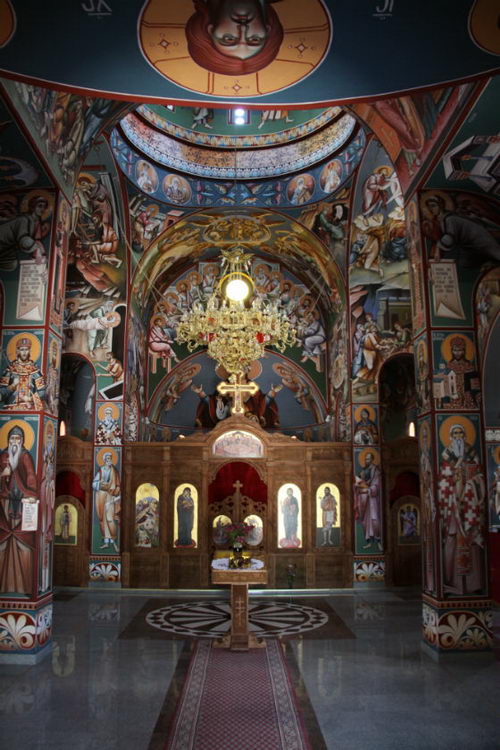 Собор Рождества Христова, Мойковац (Черногория, Прочие страны). интерьер и убранство