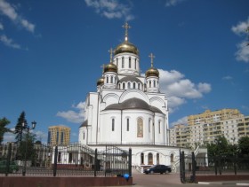 Реутов. Церковь Троицы Живоначальной