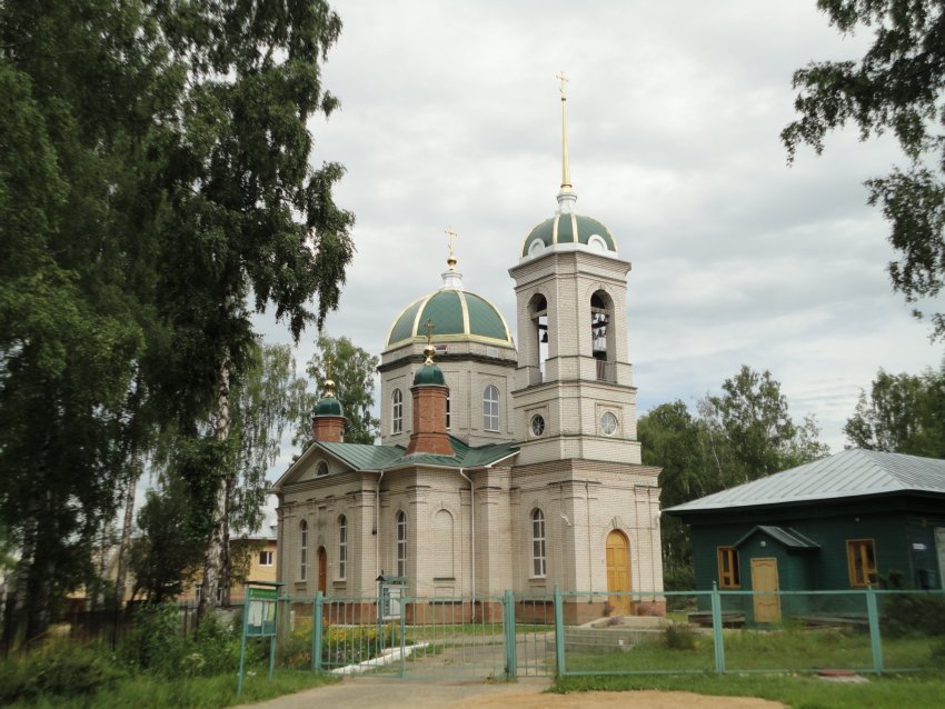 Кострома. Церковь Серафима Саровского. фасады