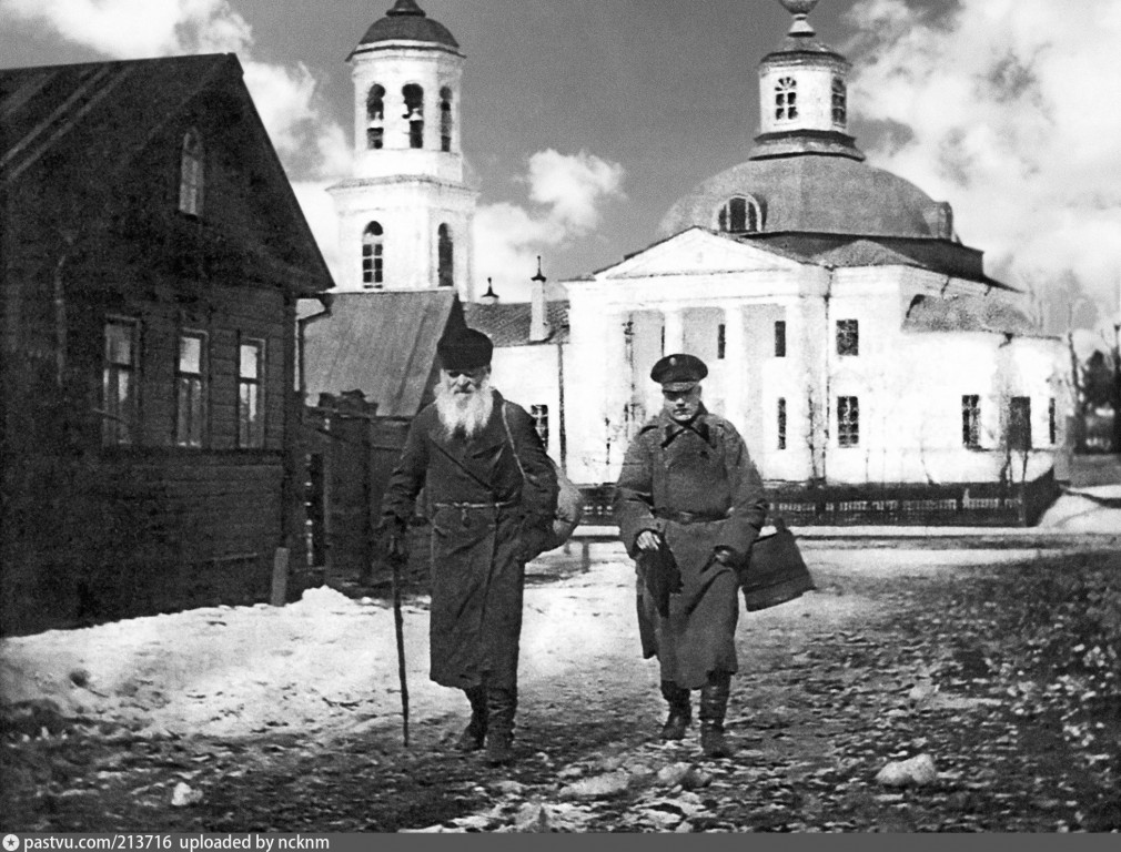Церковь Тихвинской иконы Божией Матери при бывшем Гарнизонном госпитале, Великий Новгород (Великий Новгород, город, Новгородская область). архивная фотография, Автор:Евгений Петрович Вишняков
