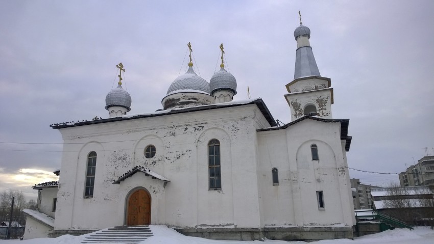 Нижний Тагил. Церковь Воскресения Христова. фасады