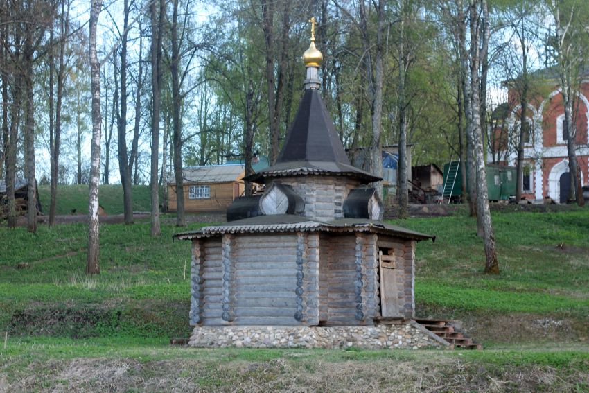 Неизвестная надкладезная часовня, Можайск (Можайский городской округ, Московская область). фасады