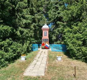 Менчаково. Памятник землякам, погибшим в Великой Отечественной войне