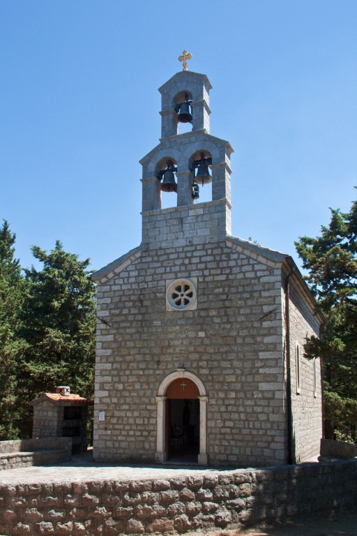 Бечичи (Bečići). Церковь Фомы апостола. фасады