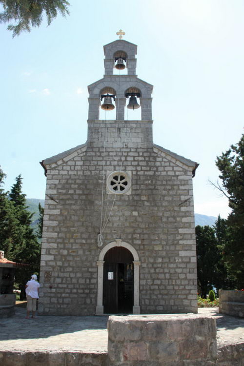 Бечичи (Bečići). Церковь Фомы апостола. фасады