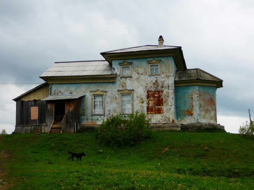 Дикое озеро. Неизвестная церковь. фасады