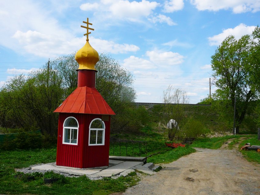 Неизвестная часовня, Кленовское (Нижнесергинский район (Нижнесергинский МР и Бисертский ГО), Свердловская область). общий вид в ландшафте