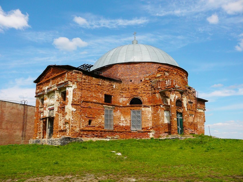 Церковь Николая Чудотворца, Кленовское (Нижнесергинский район (Нижнесергинский МР и Бисертский ГО), Свердловская область). общий вид в ландшафте