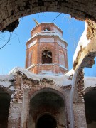 Церковь Казанской иконы Божией Матери, Обрушенные своды западной части трапезной<br>, Большое Плоское, Лихославльский район, Тверская область