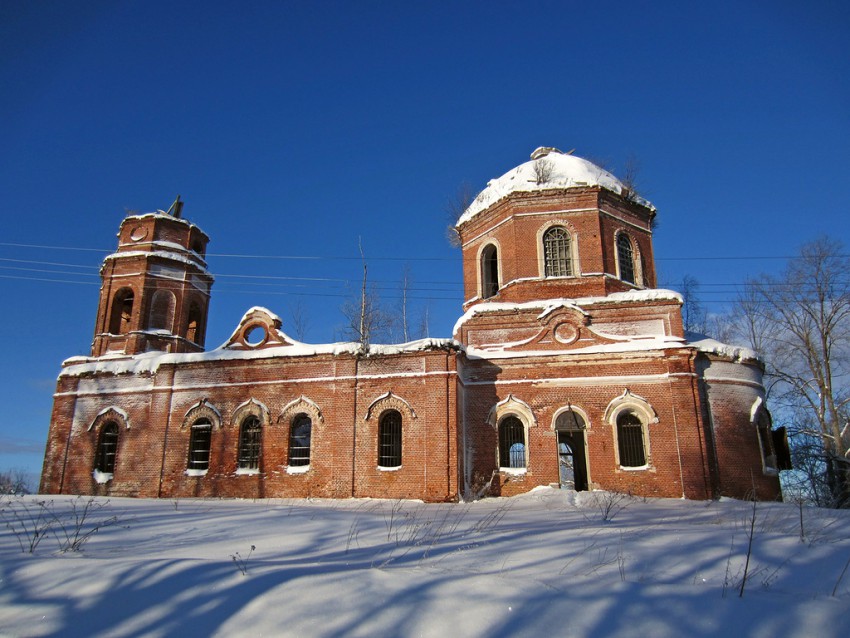 Церковь Казанской иконы Божией Матери, Большое Плоское (Лихославльский район, Тверская область). фасады, Вид на храм с юга