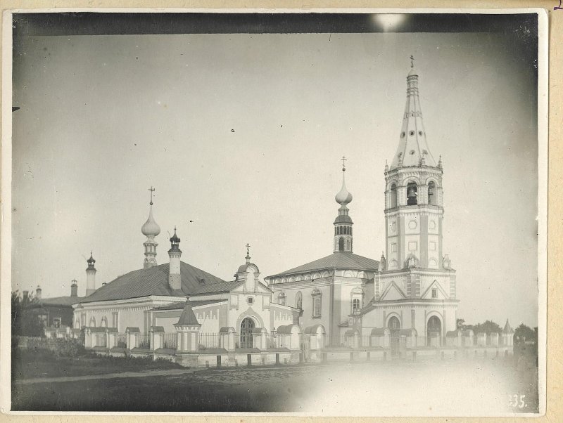 Рождественская церковь слева. Начало XX века., архивная фотография. Храмовый комплекс. Церкви Николая Чудотворца и Рождества Христова, Суздаль (Суздальский район, Владимирская область)