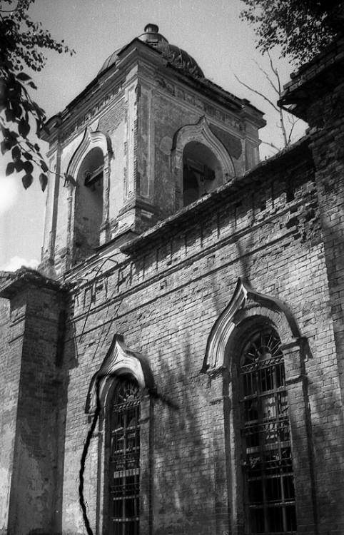Пия. Церковь Николая Чудотворца (Архиерейское подворье). фасады, 1993г