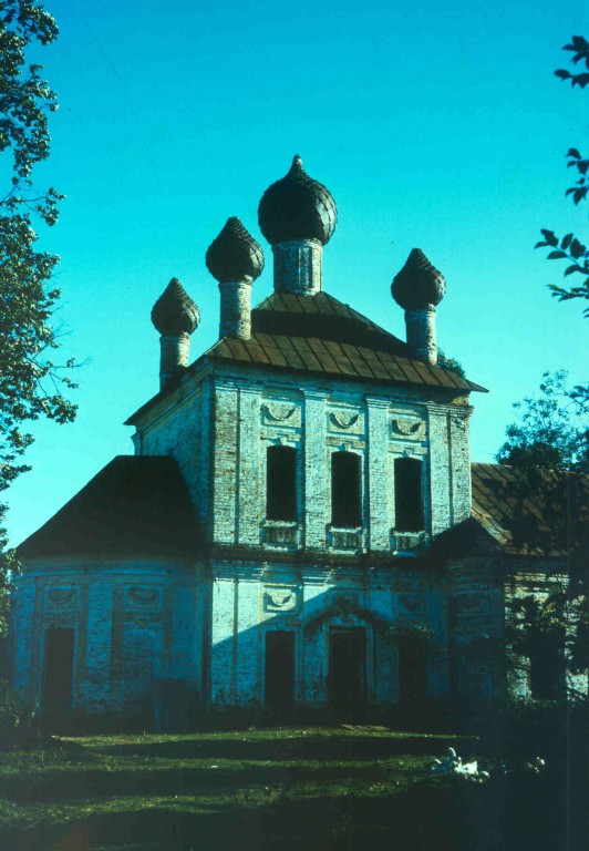 Церковь Димитрия Солунского, Дмитриевское (Ярославский район, Ярославская область). фасады