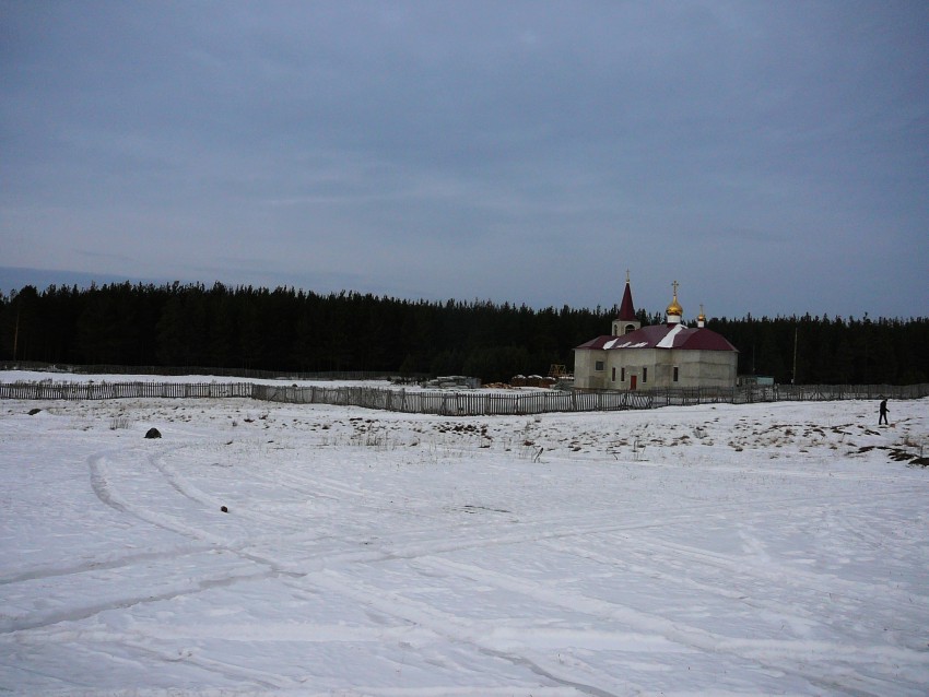 Первоуральск. Церковь Екатерины. общий вид в ландшафте