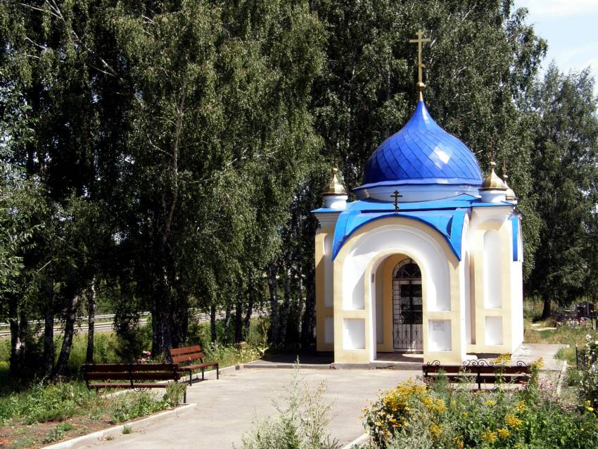 Елец. Часовня Александра Невского. общий вид в ландшафте, `