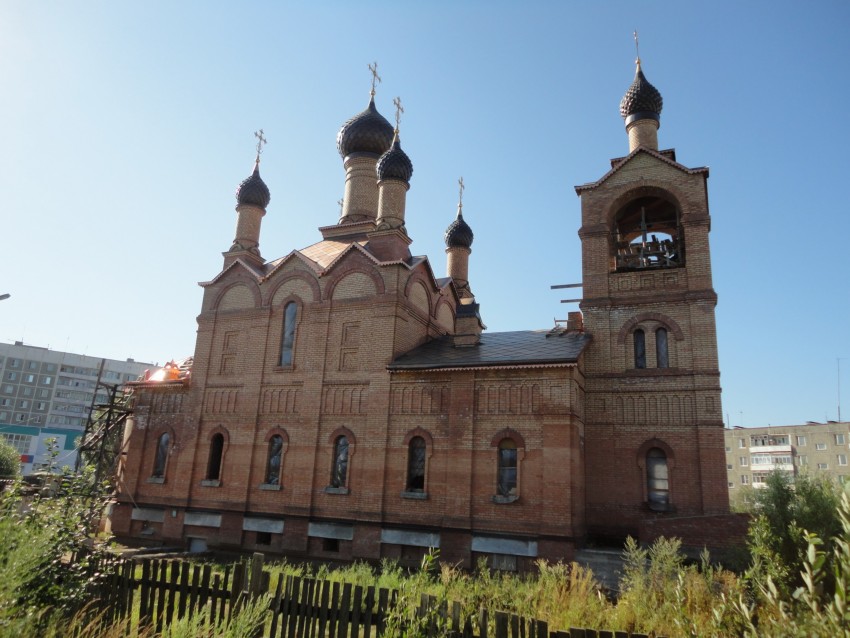 Тутаев. Церковь Вениамина, епископа Романовского. общий вид в ландшафте