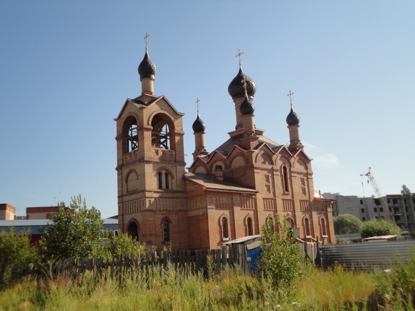 Церковь Вениамина, епископа Романовского, Тутаев (Тутаевский район, Ярославская область). общий вид в ландшафте