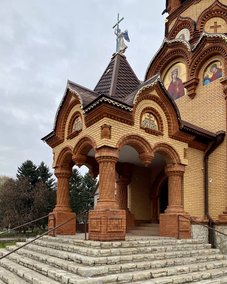 Паперть, архитектурные детали. Церковь Екатерины Александрийской, Сростки (Бийский район и г. Бийск, Алтайский край)