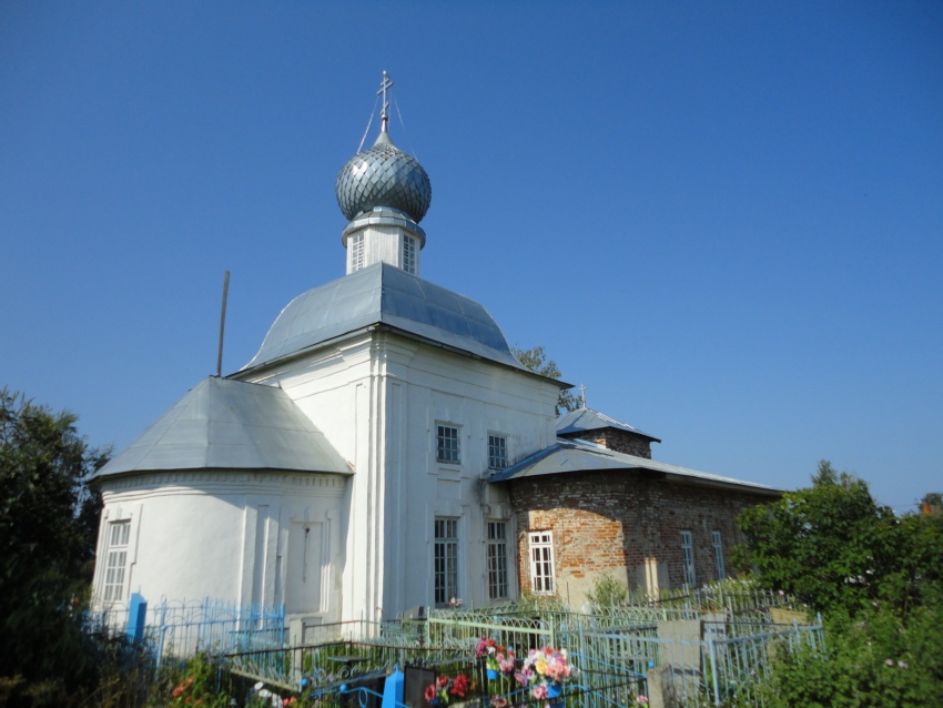 Церковь Троицы Живоначальной, Каменники (Рыбинский район, Ярославская область). фасады