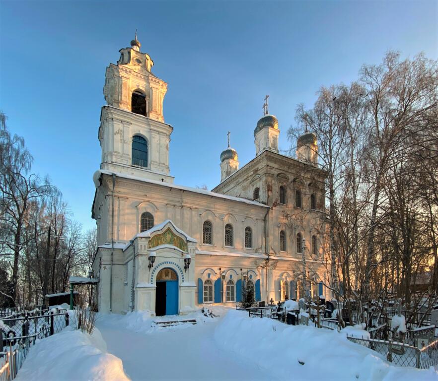 Церковь Успения Пресвятой Богородицы, Балобаново (Рыбинск, город, Ярославская область). фасады, Вид с юга от церковных ворот