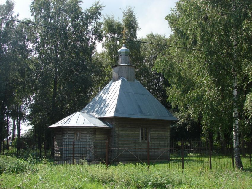 Церковь Воскресения Христова, Вачково (Кардымовский район, Смоленская область). общий вид в ландшафте