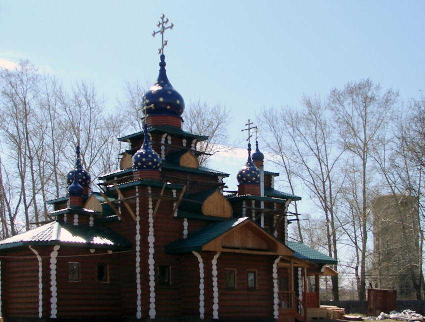 Церковь Николая и Александры, царственных страстотерпцев, Кузино (Первоуральск (ГО Первоуральск), Свердловская область). общий вид в ландшафте