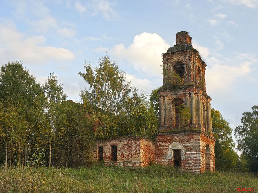 Гора Пневиц. Церковь Рождества Пресвятой Богородицы. фасады