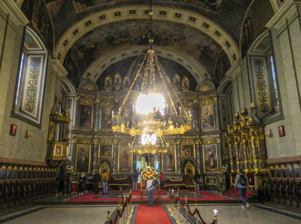 Кафедральный собор Михаила Архангела, Белград (Белград, округ, Сербия). интерьер и убранство