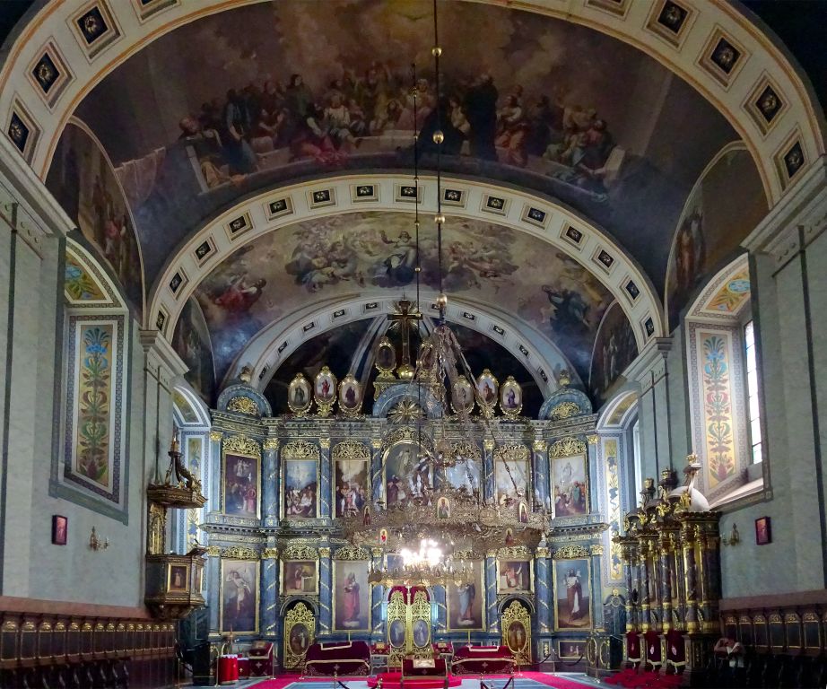 Кафедральный собор Михаила Архангела, Белград (Белград, округ, Сербия). интерьер и убранство