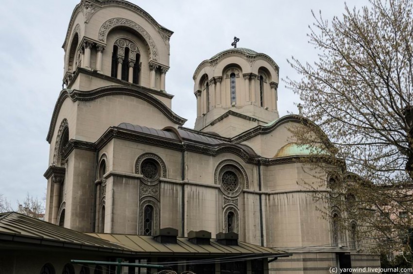 Церковь Перенесения мощей Александра Невского в Санкт-Петербург, Белград (Белград, округ, Сербия). фасады